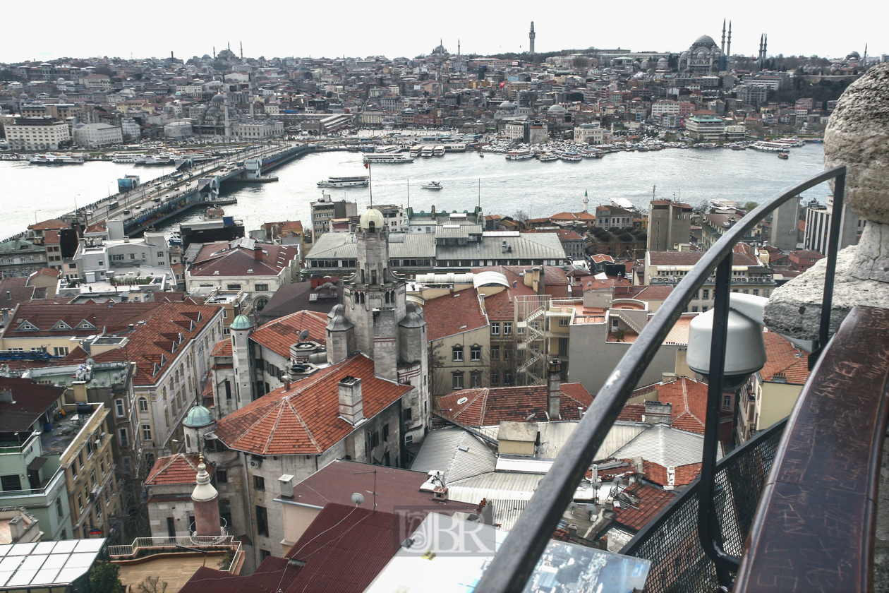 Blick in süd-westliche Richtung auf die Galata-Brücke