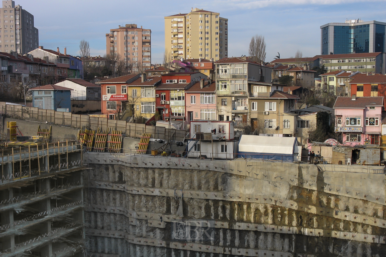 Stadtteil Mecidijeköy - Baustelle vor dem Hotel