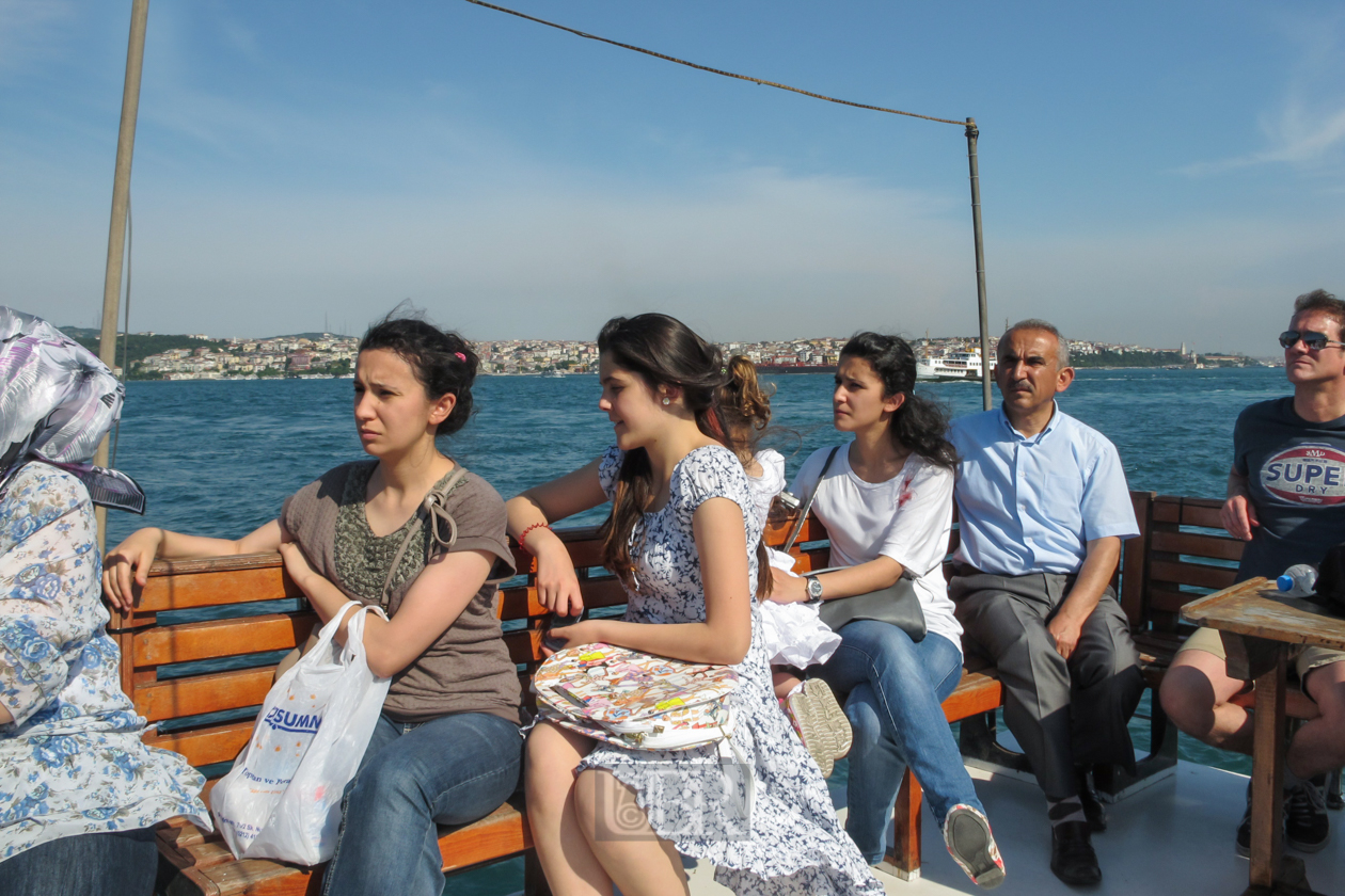Auf einem Bosporus Sightseeing - Boot