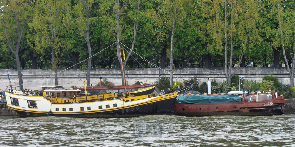 seine_02_quai_des_tuileries_boote