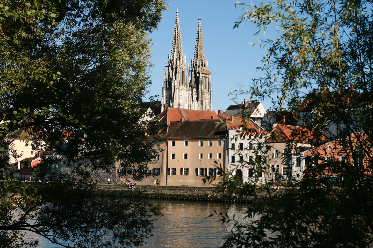 altstadt_donauufer_01a_mit_dom