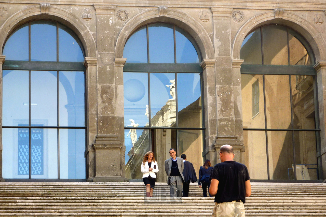 capitolino_treppe_seite