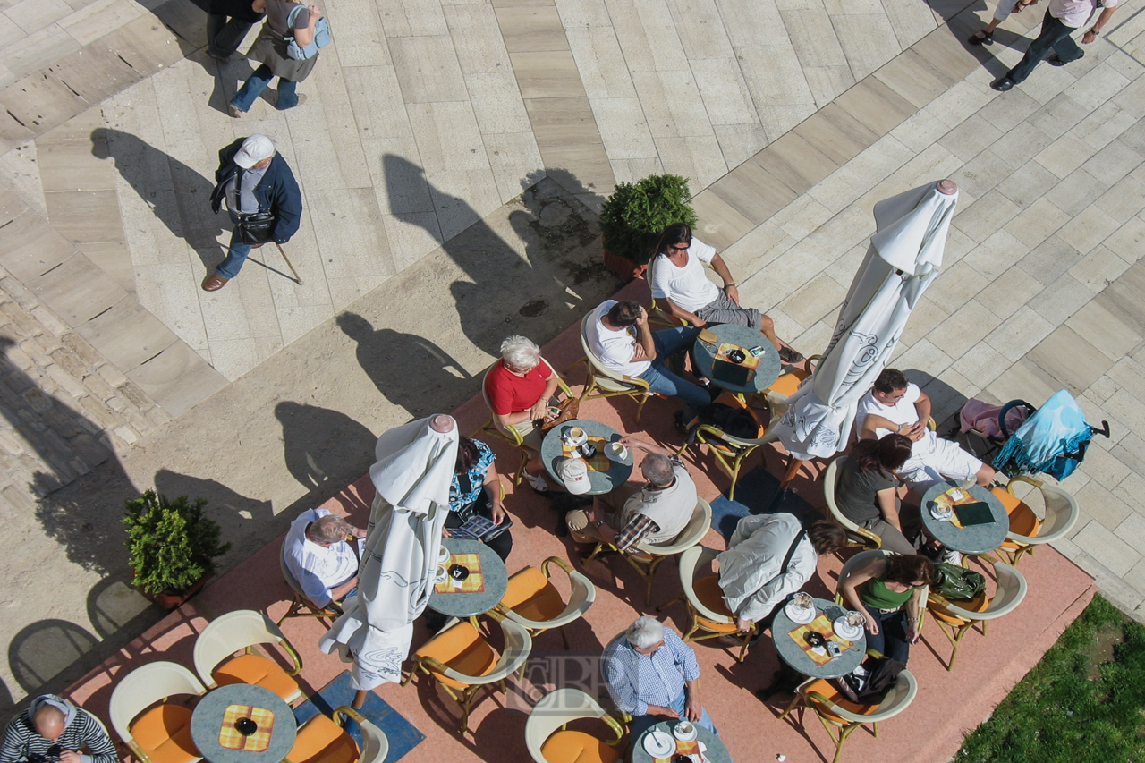 porec_turmblick_strassencafe