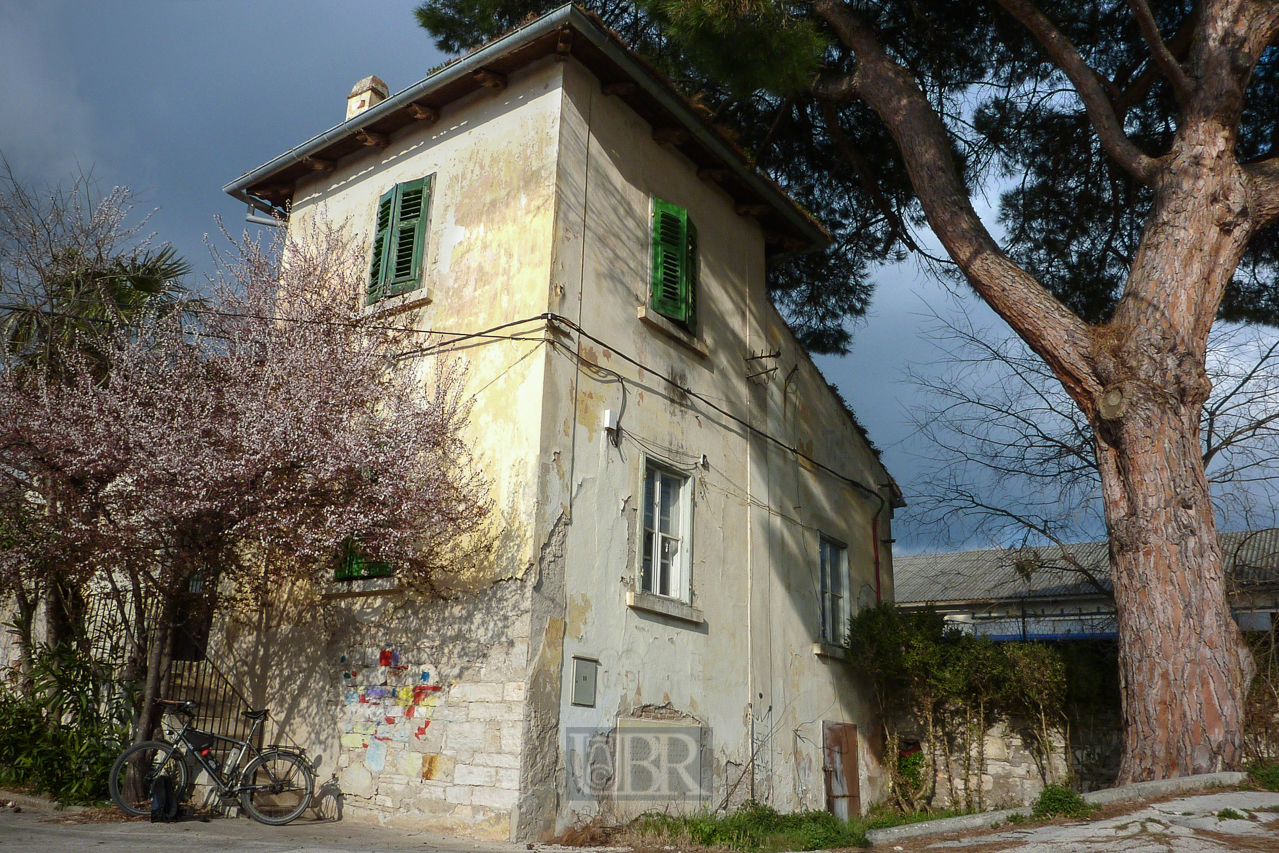 proec_jugendzentrum_02_eingang