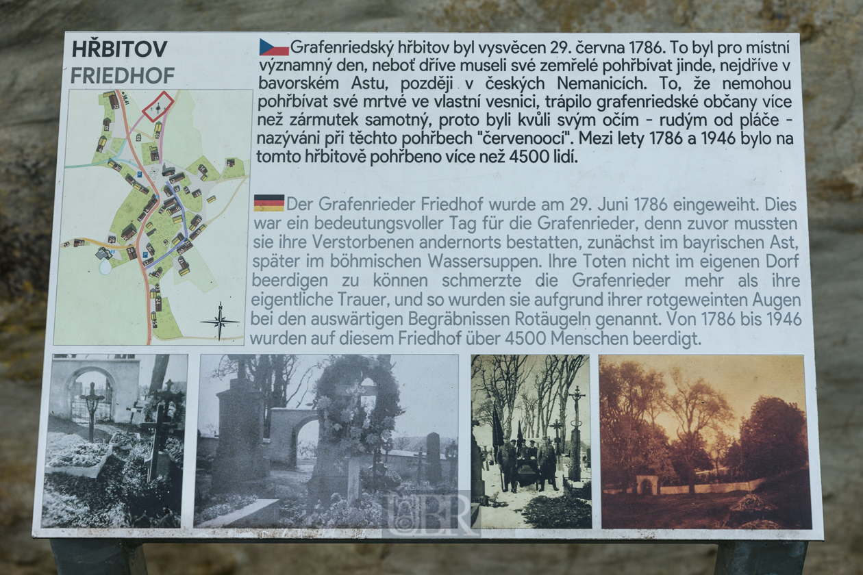 Infotafel zum Friedhof