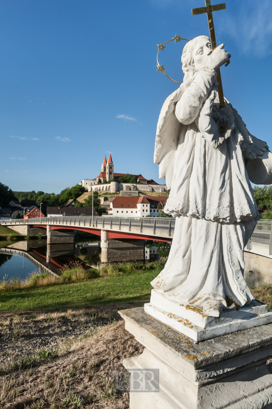 Der hl. Johannes Nepomuk mit Kloster Reichenbach am Regen