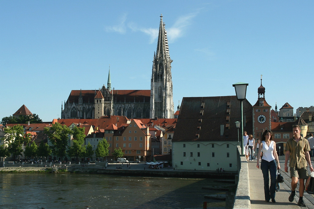 05_steinerne_bruecke_03_domblick