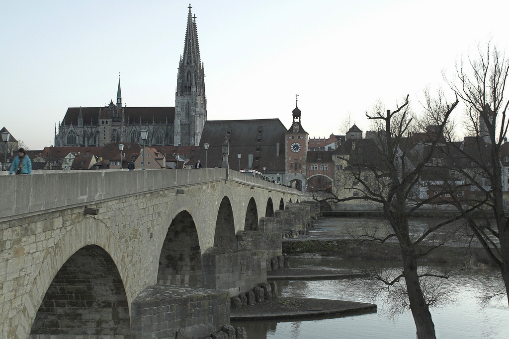 07_steinerne_bruecke_02_mit_dom