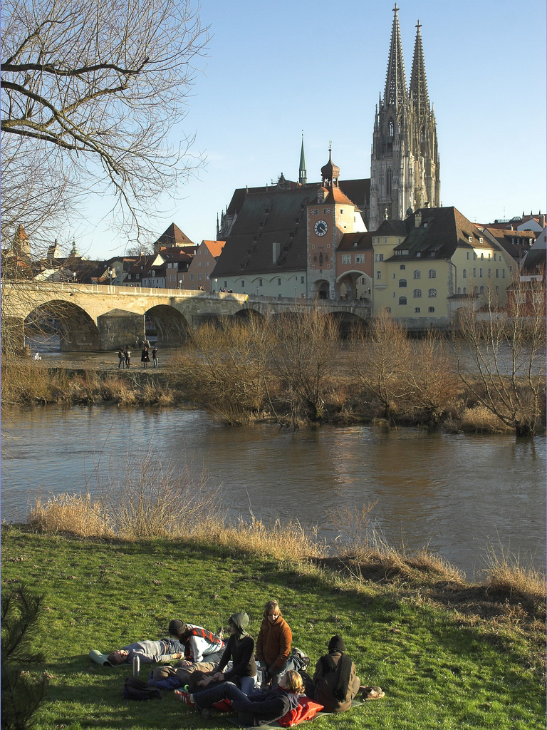 07_steinerne_bruecke_09_mit_dom_hoch