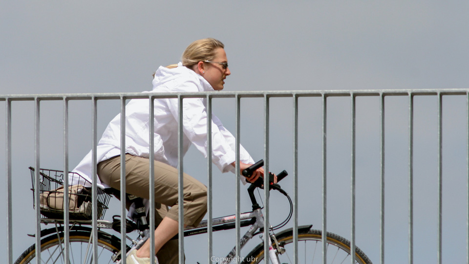 brueckenradlerin_201x2